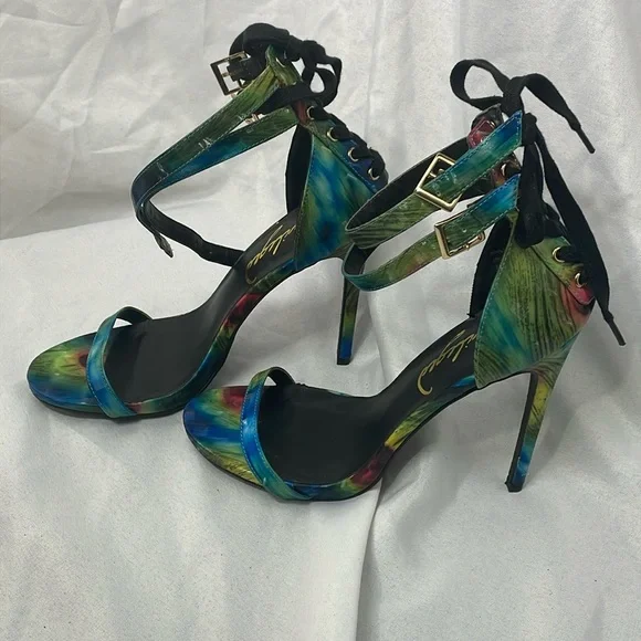 Women’s Size 8.5 heels by Priviliged - Picture 1 of 7